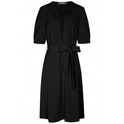 Stilvolles Kleid ADA mit modischen Details /
