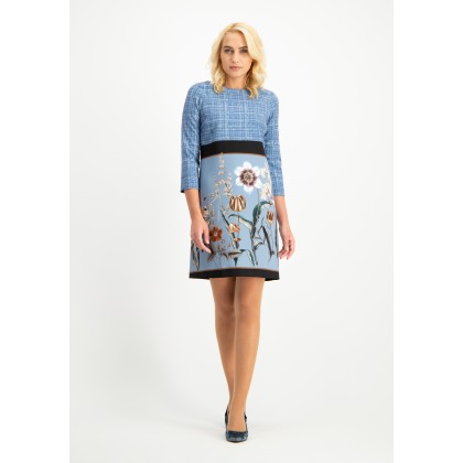 Feminines Kleid ONELMA in modernem Muster-Mix /